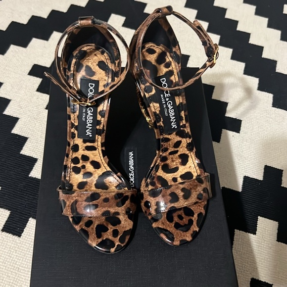 Dolce Gabbana Keira Baroque Logo Leopard Print Heels 37 - Picture 10 of 13